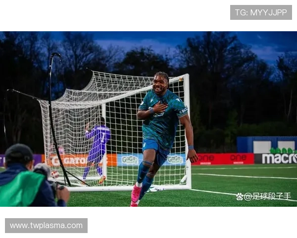 足球明星跨界挑战拍戏幕后花絮精彩瞬间大揭秘